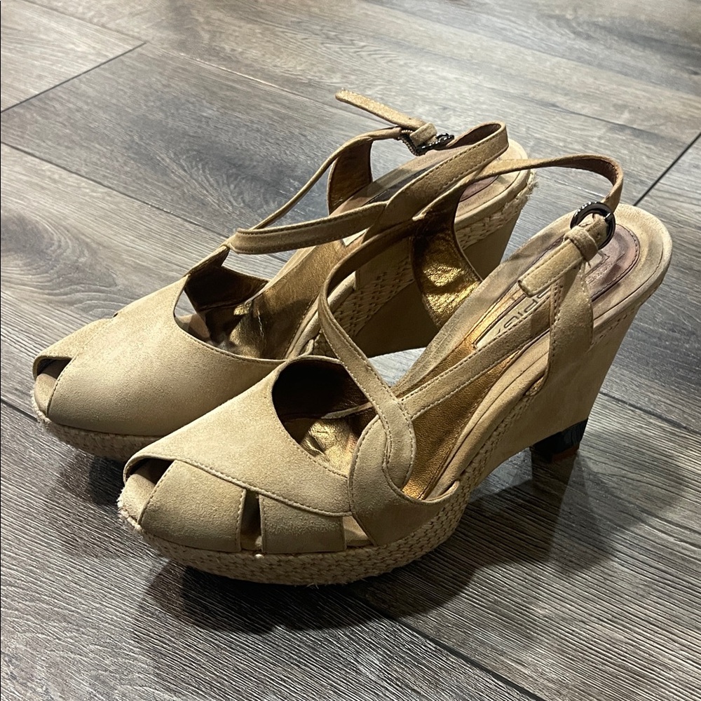 Via Spiga Tan Wedge Sandals